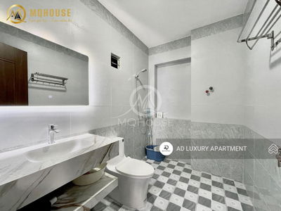 Hoang Van Thu Street, Vietnam Hoang Van Thu Street, Vietnam