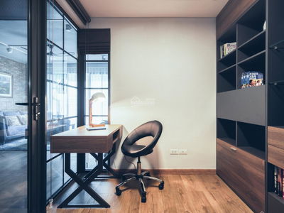 D'. Le Roi Soleil - Quang An, Vietnam D'. Le Roi Soleil - Quang An, Vietnam