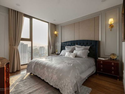 D'. Le Roi Soleil, Vietnam D'. Le Roi Soleil, Vietnam