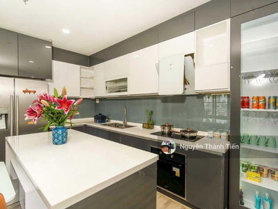 The Monarchy, Vietnam  The Monarchy, Vietnam