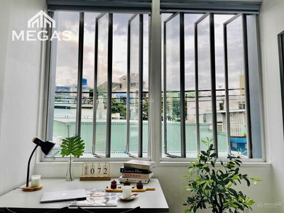 Nun Huynh Lien Street, Vietnam Nun Huynh Lien Street, Vietnam