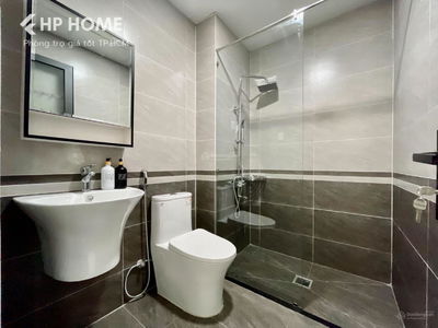 Lac Long Quan Street, Vietnam Lac Long Quan Street, Vietnam