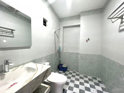 Hoang Hoa Tham Street, Vietnam Hoang Hoa Tham Street, Vietnam