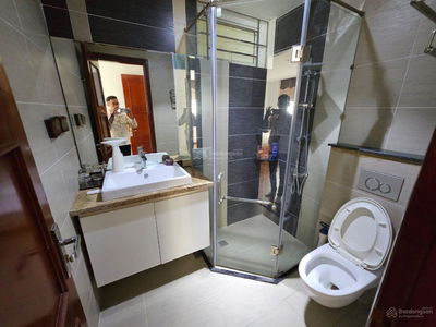 Lac Long Quan Street, Vietnam Lac Long Quan Street, Vietnam