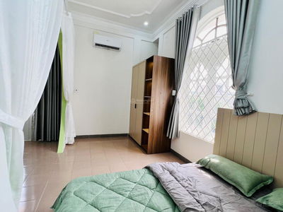 Dang Thuy Tram Street, Vietnam Dang Thuy Tram Street, Vietnam