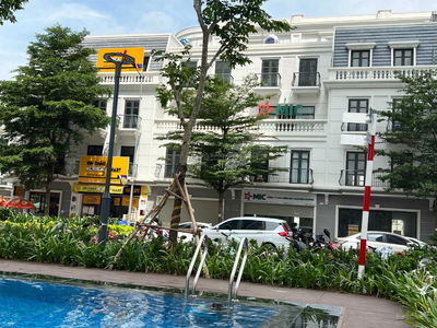 Charm City, Vietnam Charm City, Vietnam