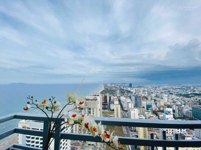 Tran Bach Dang Street, Vietnam Tran Bach Dang Street, Vietnam