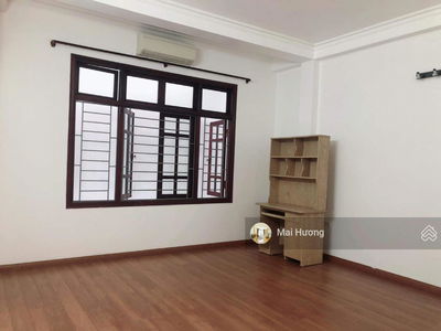 Ngoc Ha Street, Vietnam Ngoc Ha Street, Vietnam