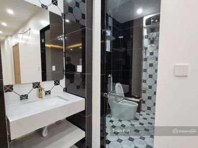 Lang Ha Street, Vietnam Lang Ha Street, Vietnam