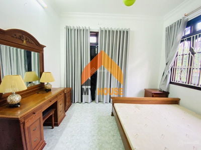 Thao Dien Street, Vietnam  Thao Dien Street, Vietnam