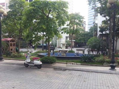 Ton Duc Thang Street, Vietnam Ton Duc Thang Street, Vietnam