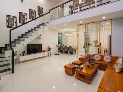 Ton Duc Thang Street, Vietnam Ton Duc Thang Street, Vietnam