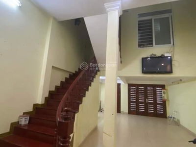 Lac Long Quan Street, Vietnam Lac Long Quan Street, Vietnam