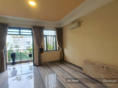 Lien Phuong Street, Vietnam  Lien Phuong Street, Vietnam