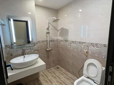 Ngoc Thuy Street, Vietnam Ngoc Thuy Street, Vietnam