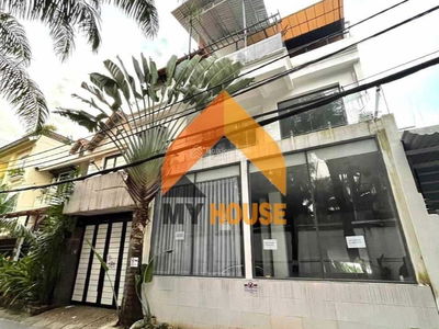 Thao Dien Street, Vietnam  Thao Dien Street, Vietnam