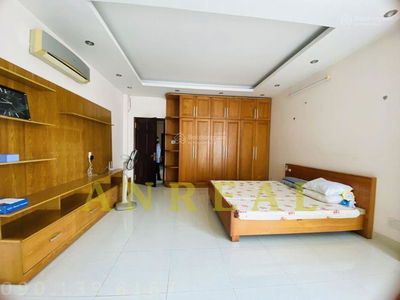 Tran Nao Street, Vietnam  Tran Nao Street, Vietnam