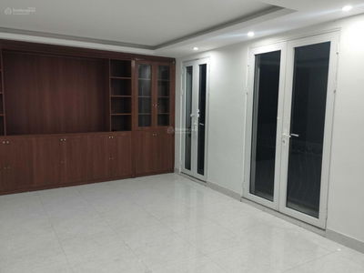 Lac Long Quan Street, Vietnam Lac Long Quan Street, Vietnam