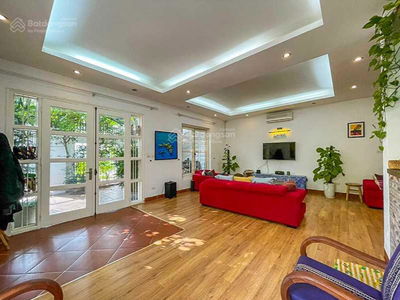 Tay Ho Street, Vietnam Tay Ho Street, Vietnam