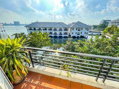 Tay Ho Street, Vietnam Tay Ho Street, Vietnam