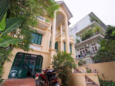 Au Co Street, Vietnam Au Co Street, Vietnam