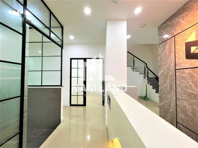 Nguyen Hoang Street, Vietnam Nguyen Hoang Street, Vietnam