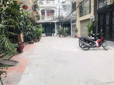 Nguyen Hong Street, Vietnam Nguyen Hong Street, Vietnam