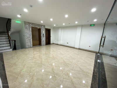 Ton Duc Thang Street, Vietnam Ton Duc Thang Street, Vietnam