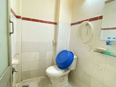 Nguyen Kiem Street, Vietnam  Nguyen Kiem Street, Vietnam