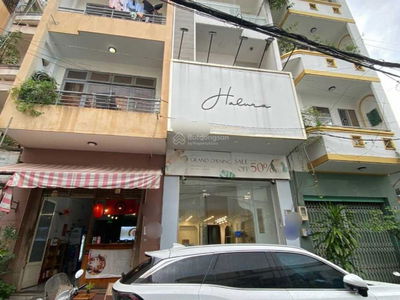 Van Kiep Street, Vietnam  Van Kiep Street, Vietnam