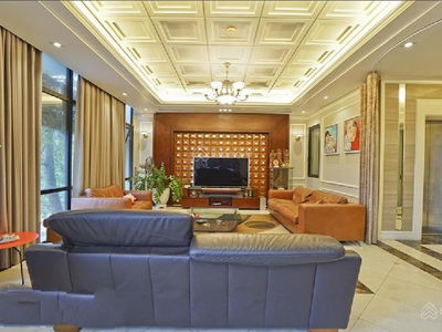 Lac Long Quan Street, Vietnam Lac Long Quan Street, Vietnam