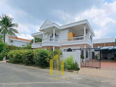 Tran Nao Street, Vietnam  Tran Nao Street, Vietnam