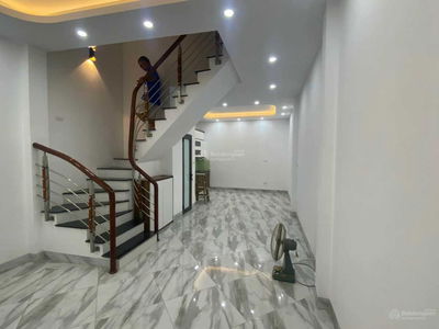 Lac Long Quan Street, Vietnam Lac Long Quan Street, Vietnam