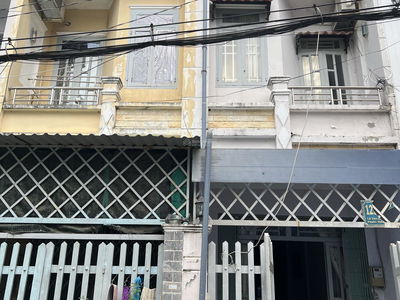 Le Van Luong Street, Vietnam  Le Van Luong Street, Vietnam