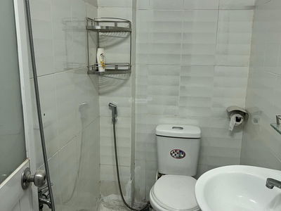 Le Van Luong Street, Vietnam Le Van Luong Street, Vietnam