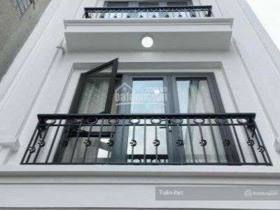 Nguyen Chi Thanh Street, Vietnam Nguyen Chi Thanh Street, Vietnam