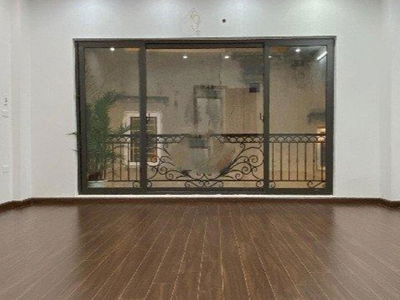 Nguyen Chi Thanh Street, Vietnam Nguyen Chi Thanh Street, Vietnam