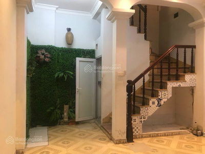 Ong Ich Khiem Street, Vietnam  Ong Ich Khiem Street, Vietnam