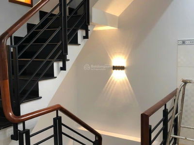 Nguyen Thi Dinh Street, Vietnam  Nguyen Thi Dinh Street, Vietnam