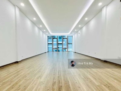 Lang Ha Street, Vietnam Lang Ha Street, Vietnam