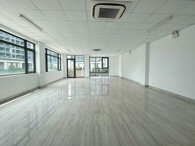 Luong Dinh Cua Street, Vietnam  Luong Dinh Cua Street, Vietnam