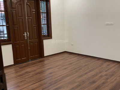 Hoang Cau Street, Vietnam Hoang Cau Street, Vietnam