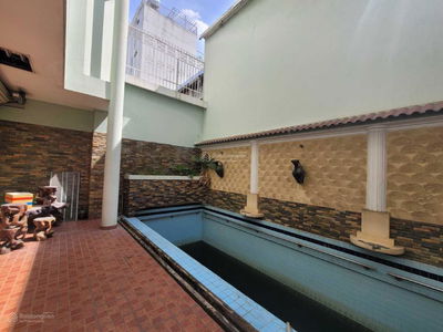 Bach Dang Street, Vietnam Bach Dang Street, Vietnam