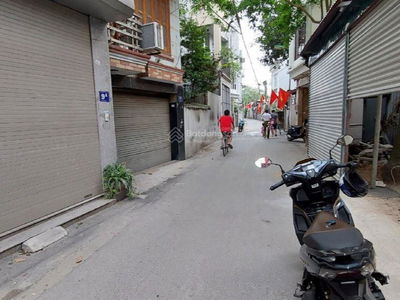 Long Bien Ward, Vietnam  Long Bien Ward, Vietnam