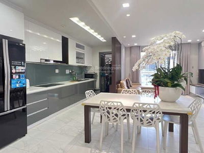 River Gate, Vietnam River Gate, Vietnam