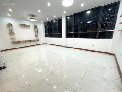 Dong Me Street, Vietnam Dong Me Street, Vietnam