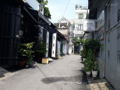 Quang Trung Street, Vietnam Quang Trung Street, Vietnam