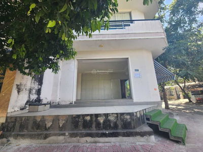 Dang Thuy Tram Street, Vietnam Dang Thuy Tram Street, Vietnam