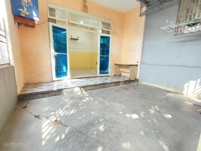 Huynh Ngoc Hue Street, Vietnam  Huynh Ngoc Hue Street, Vietnam