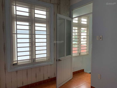 Le Van Luong Street, Vietnam Le Van Luong Street, Vietnam